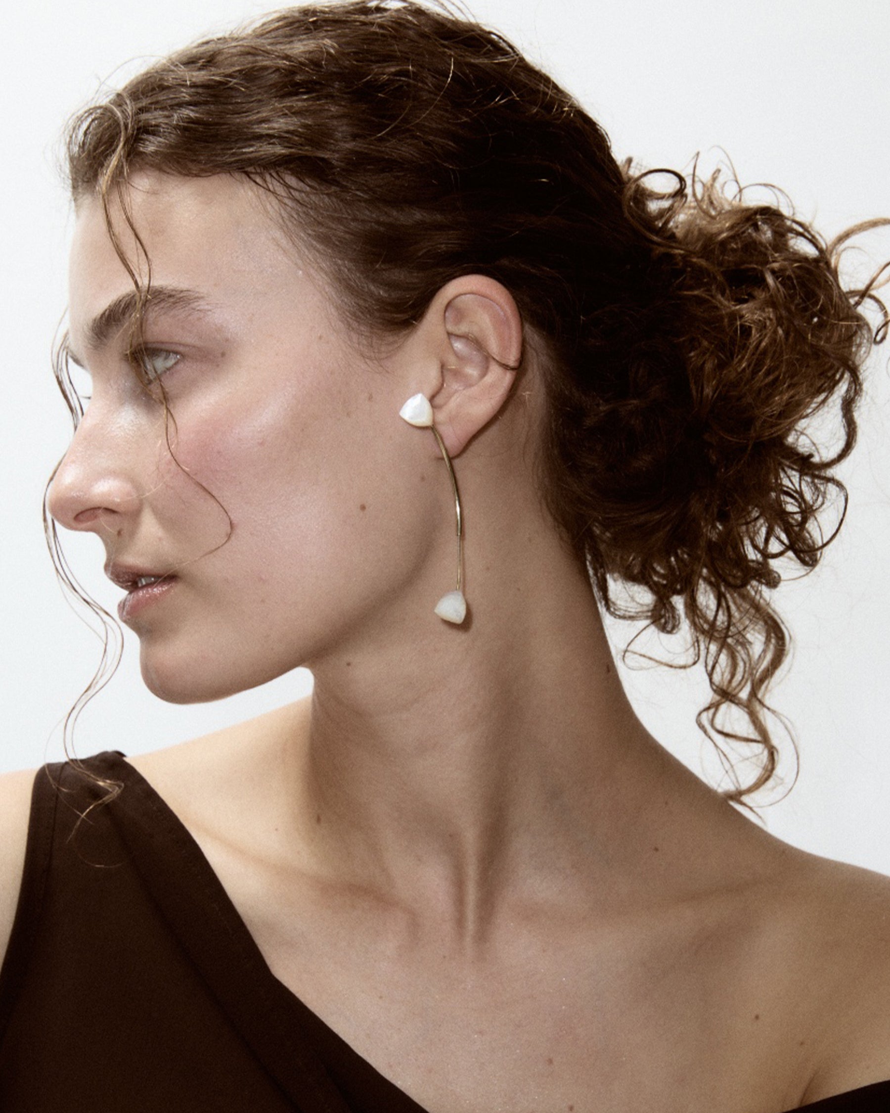 Antenna Earring — White Pearl