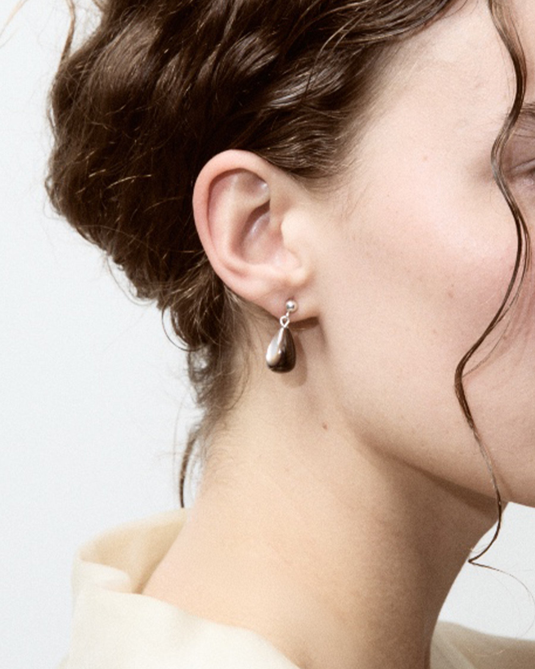 Ear Drop — Brown Pearl