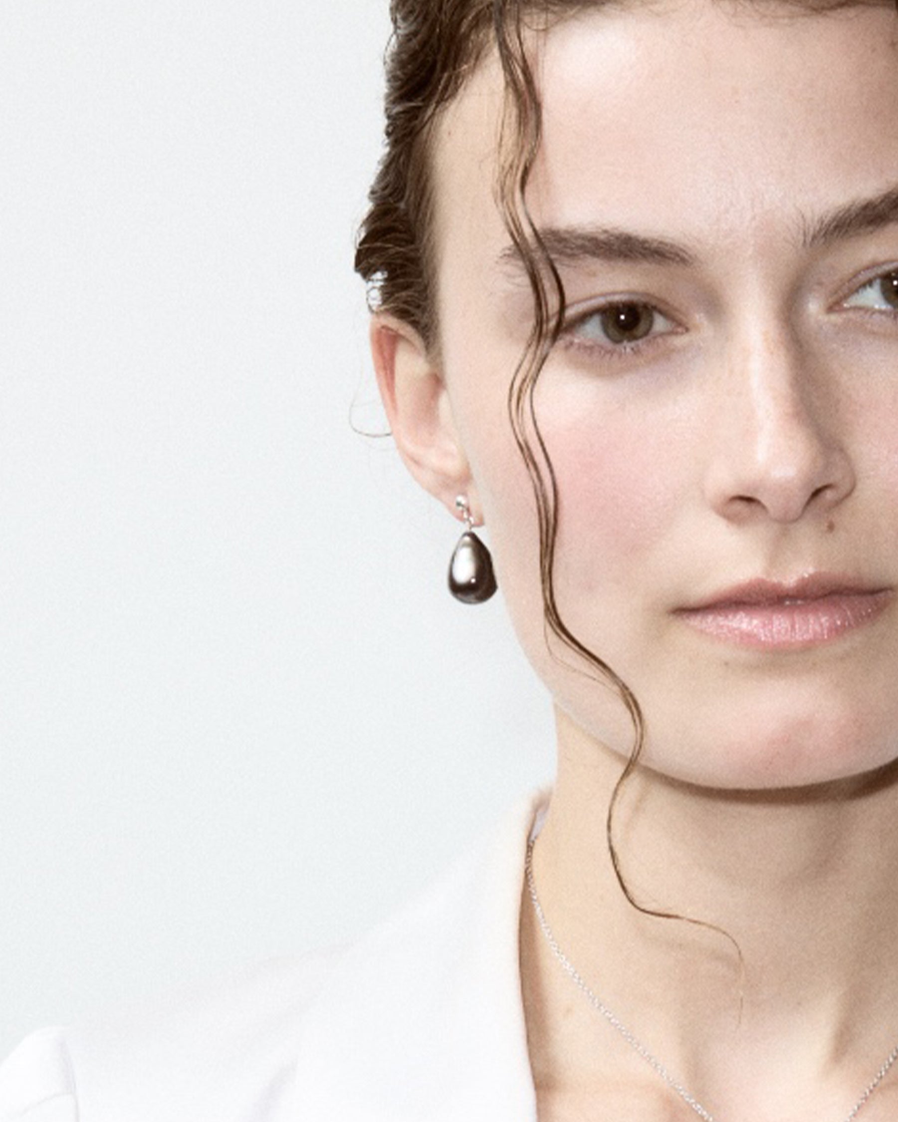 Ear Drop — Black Pearl