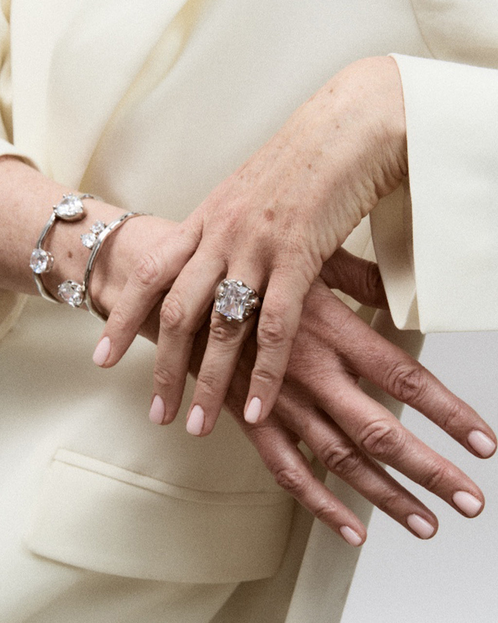 8 Prong Ring